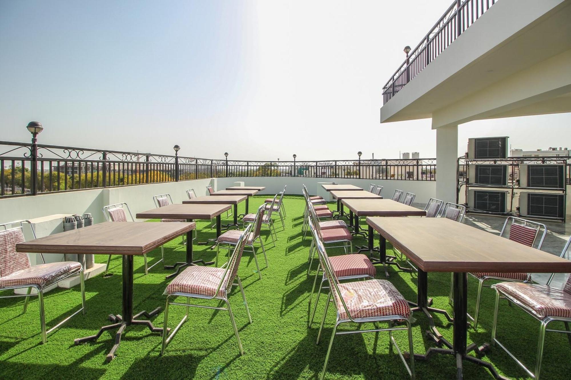 O Lotus Prime Hotel 4*